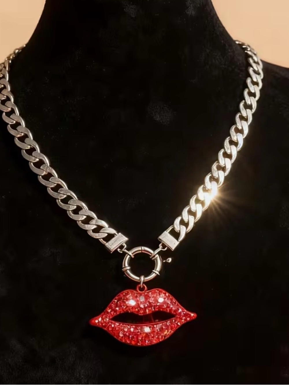 NWT Red Crystal Lip Pendant Chunky Silver Chain Necklace